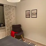 Row House In דירה *